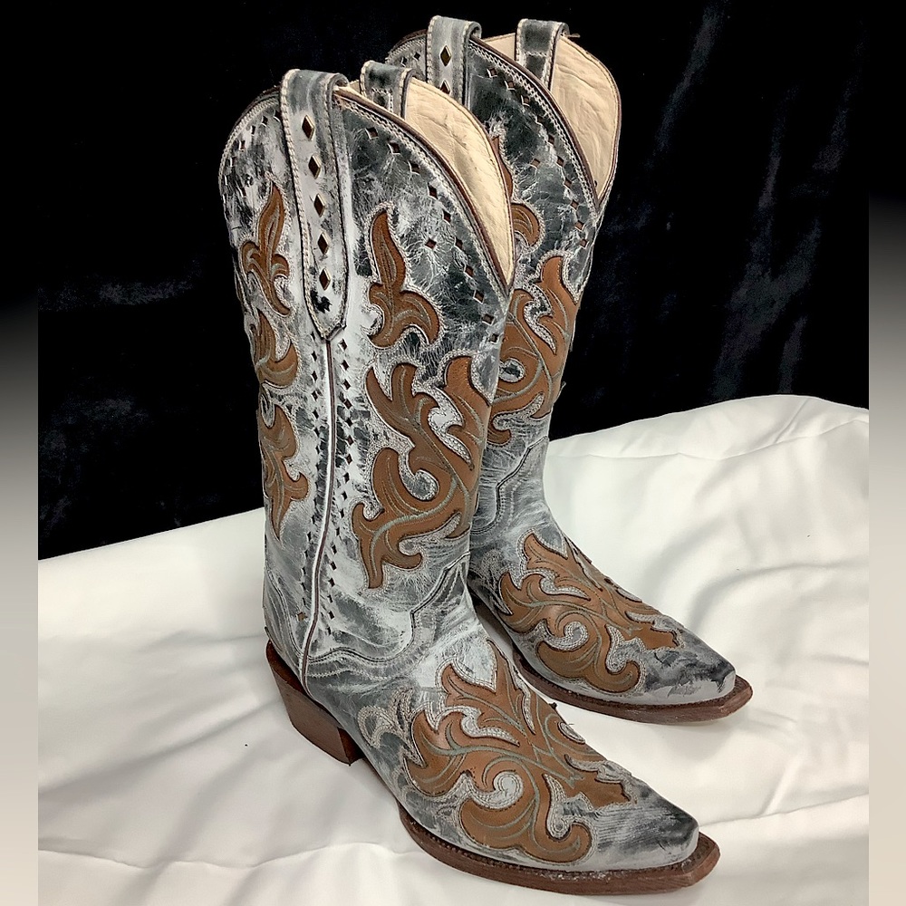 J.B. Dillow Ladies Western Boots, Size 8.5B